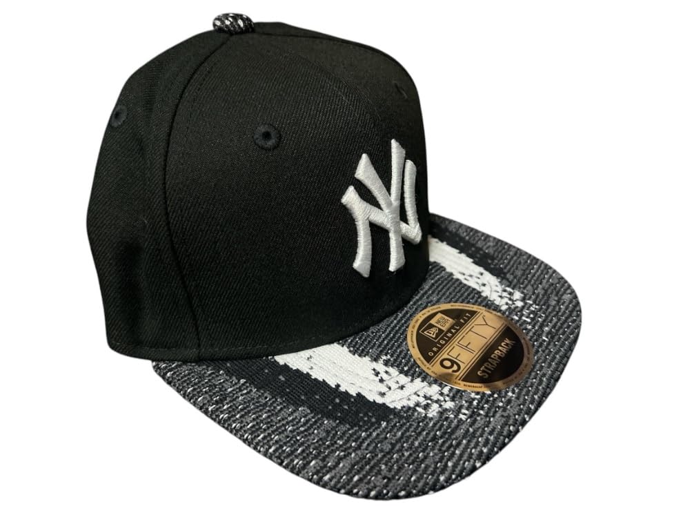 New Era Rare Men's New York Yankees Boost Redux 9Fifty Strapback Hat - Black/White/Grey