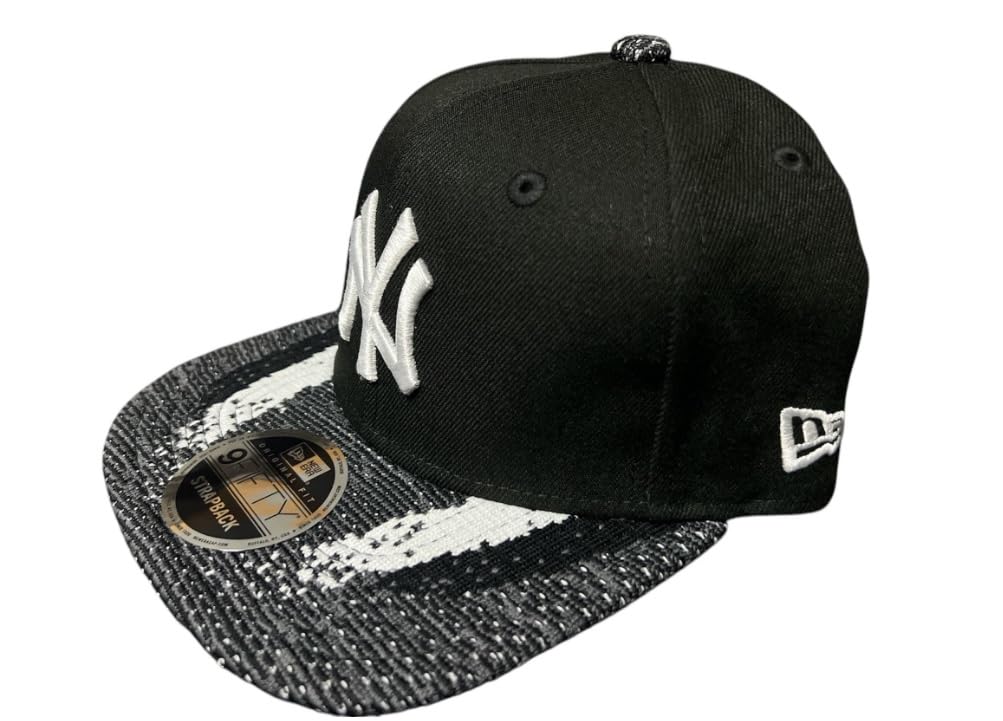 New Era Rare Men's New York Yankees Boost Redux 9Fifty Strapback Hat - Black/White/Grey