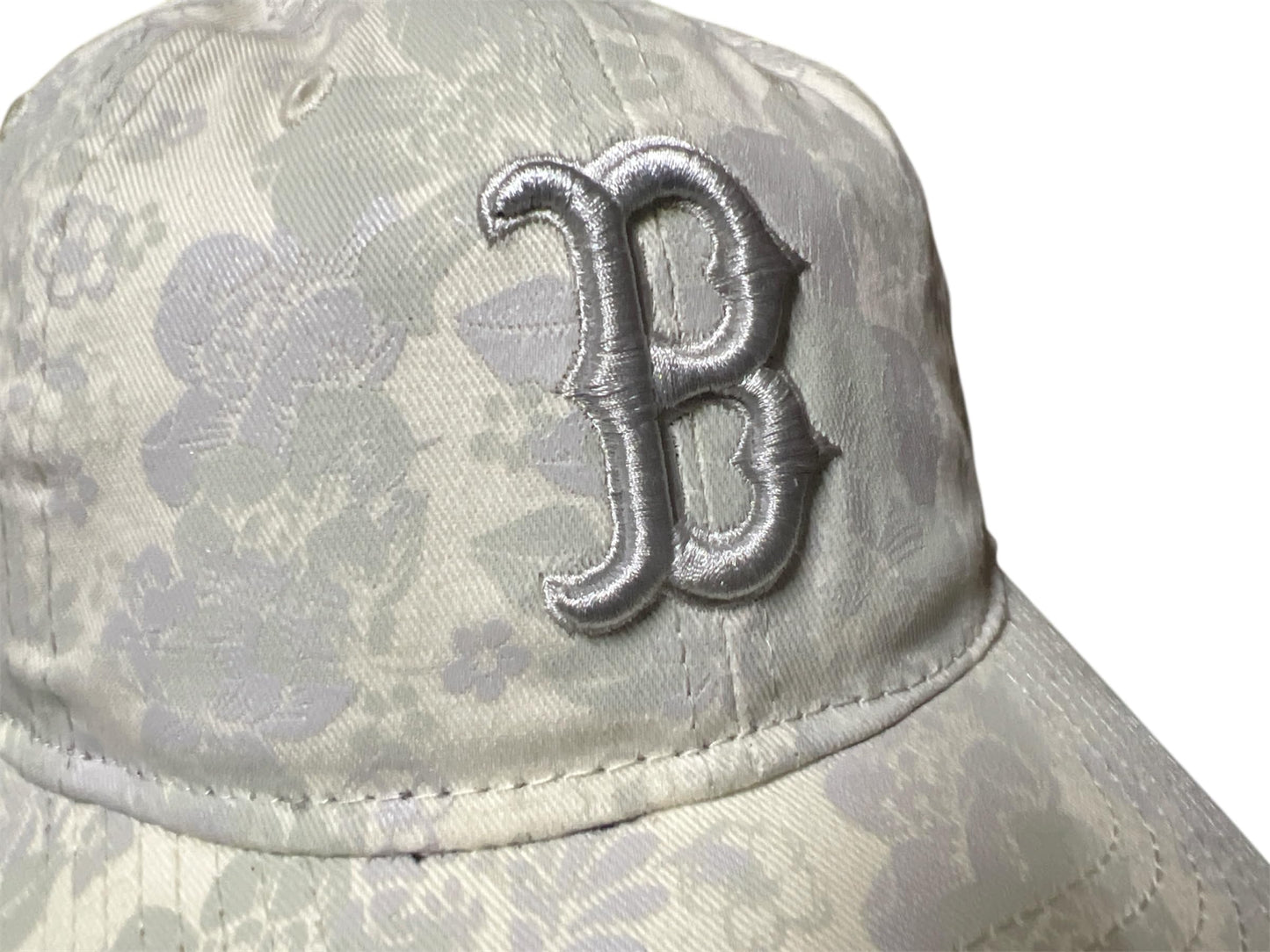 New Era Womens Boston Red Sox Floral Pattern 9TWENTY Adjustable Hat Cap Strap Back Adjustable Bloom Off-White/Lavender/Grey
