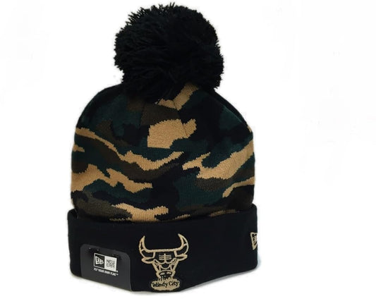 NEW ERA Chicago Bulls Captivate Woodland Pom Beanie#9877