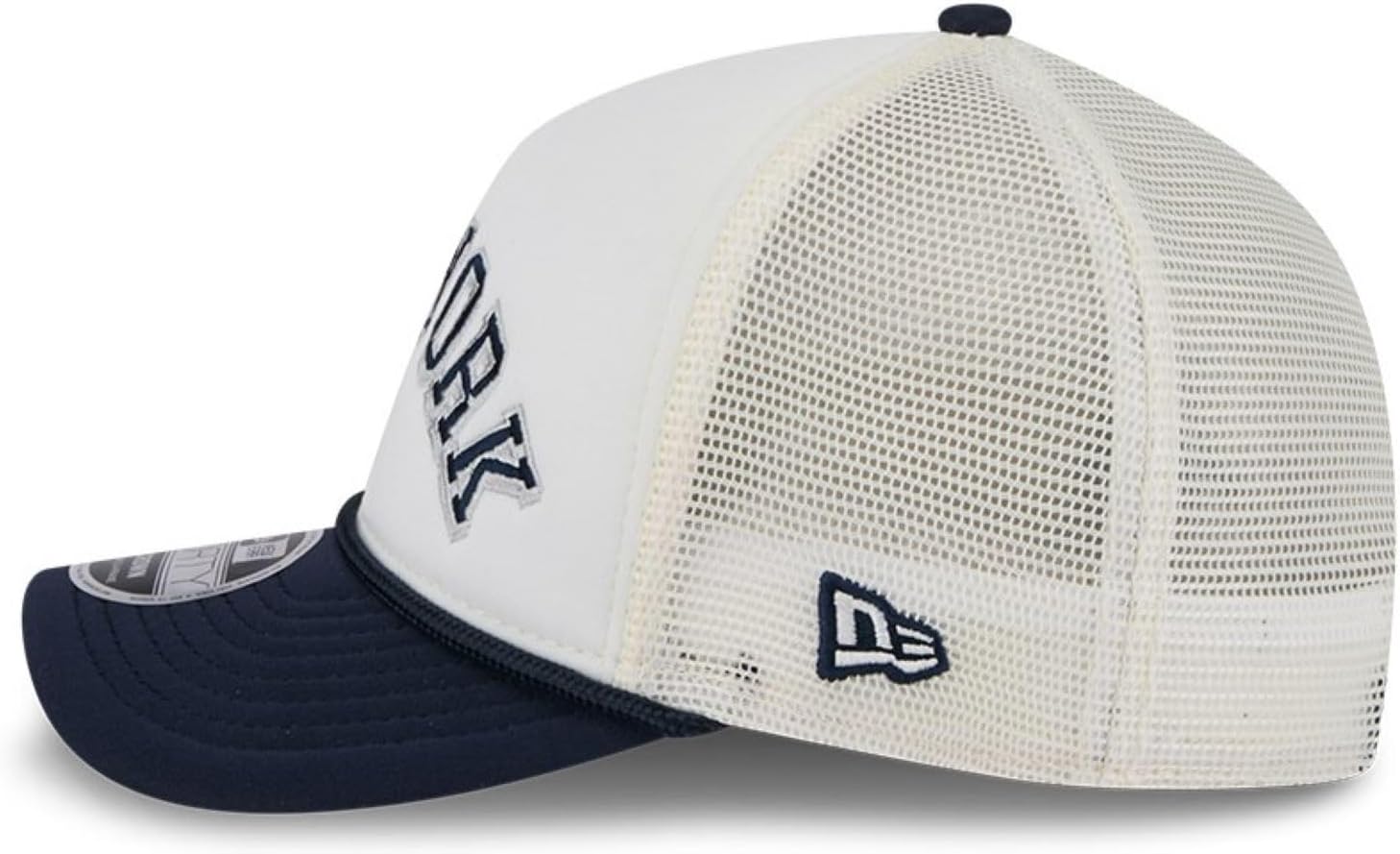 New Era 9FORTY MLB New York Yankees Chrome Arch M-Crown A-Frame Rope Adjustable Trucker Snapback Cap - White
