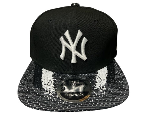 New Era Rare Men's New York Yankees Boost Redux 9Fifty Strapback Hat - Black/White/Grey