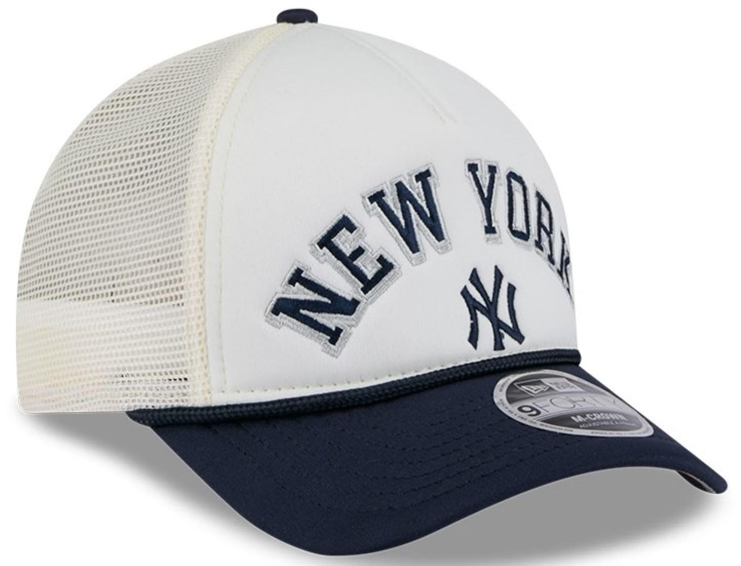 New Era 9FORTY MLB New York Yankees Chrome Arch M-Crown A-Frame Rope Adjustable Trucker Snapback Cap - White