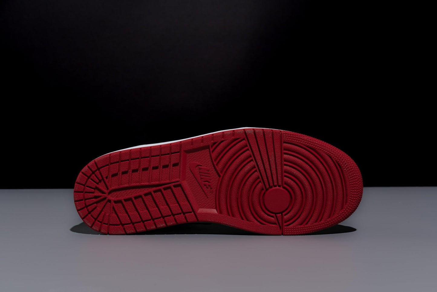 Nike mens Modern
